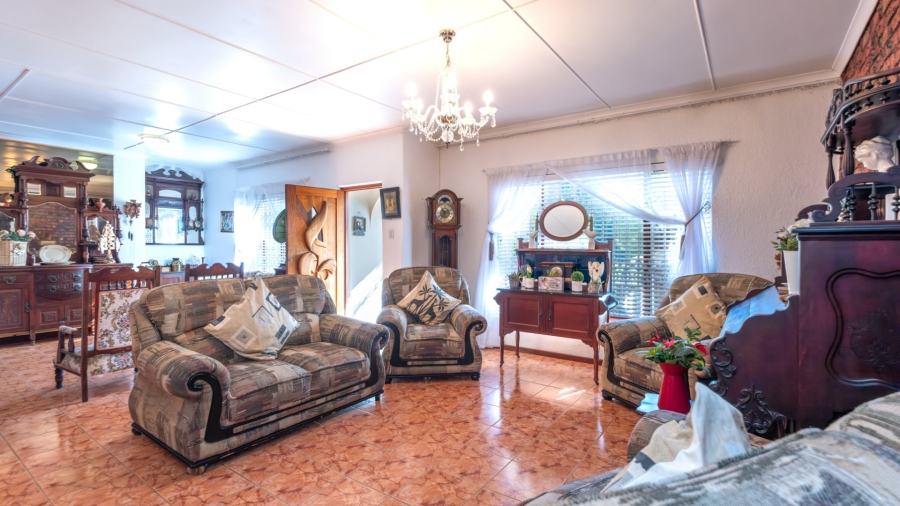 5 Bedroom Property for Sale in Denver Park Western Cape